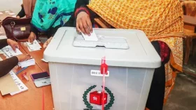 হাসিনাকে খুশি করতে ‘ভোটকলঙ্কের’ প্রতিযোগিতায় নেমেছিলেন তারা