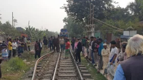 গাজীপুরে বেঁকে গেল রেললাইন, রক্ষা পেল ১২০০ ট্রেনযাত্রী