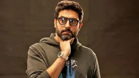 ব্যাংক থেকে প্রতিমাসে মোটা অংকের টাকা পান অভিষেক