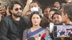 আদালতে আত্মসমর্পণ করে জামিন পেলেন পরীমনি