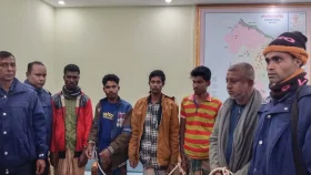 ঝিনাইগাতীতে অবৈধ বালুর গাড়ি আটক করায় ইউএনও অফিস ঘেরাও &nbsp;