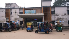 কুড়িগ্রামেও ট্রেন বন্ধ ভোগান্তিতে যাত্রীরা