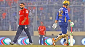 ২৫৪'র ঢাকা ক্যাপিটালস ধপাস ৭৩ রানে
