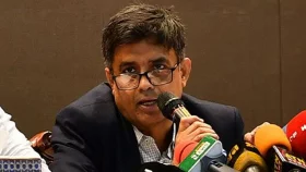 আ. লীগের পতাকাতলে &lsquo;অবৈধ বিক্ষোভ&rsquo; করলে আইনের মুখোমুখি হতে হবে