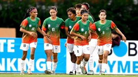 বাটলার বয়কট করা মেয়েদের অবসর ভাবনা!