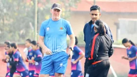 সাফজয়ী মেয়েদের বাটলার বয়কট