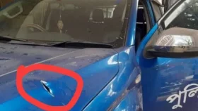 পুলিশের টহল গাড়িতে চোর চক্রের হামলা&nbsp;