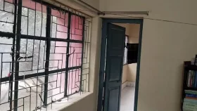 এসিল্যান্ডের বাসায় গুলি