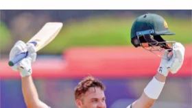 অভিষেকে ৯০ বলে সেঞ্চুরি