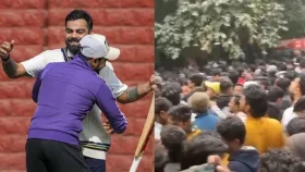 কোহলিকে দেখতে ভিড়, পদপিষ্ট হয়ে বহু আহত