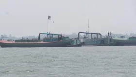 মাঝ মেঘনায় দুই ডাকাত গ্রুপের গোলাগুলি, নিহত ২