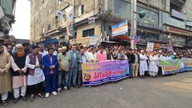 অতিরিক্ত শুল্ক প্রত্যাহার না হলে ফল খালাস বন্ধের হুঁশিয়ারি