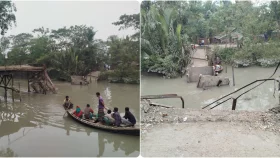 তালতলীতে ব্রিজ ভেঙে খালে, ভোগান্তিতে দুই পাড়ের মানুষ