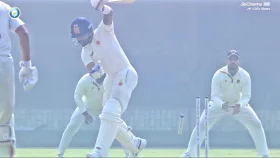 ৬ রান করেই আউট কোহলি, মুহূর্তে স্টেডিয়াম ফাঁকা