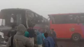রংপুর-ঢাকা মহাসড়কে ৭ বাস-ট্রাকের সংঘর্ষ, আহত ২৫