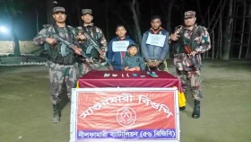 পঞ্চগড় সীমান্তে ভারতে অনুপ্রবেশের সময় দালালসহ তিন বাংলাদেশি আটক
