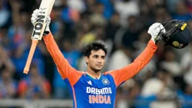 ওয়াংখেড়েতে ৩৭ বলে সেঞ্চুরি অভিষেকের