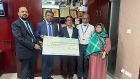 সন্ধানী লাইফের মেয়াদোত্তর বীমাদাবীর চেক হস্তান্তর