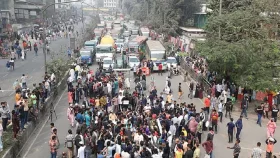 যৌক্তিক-অযৌক্তিক কিছুই বুঝতে চান না আন্দোলনকারীরা
