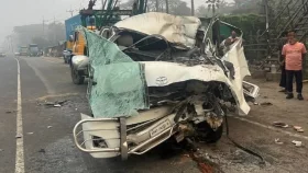 চালকের চোখে ঘুম, কক্সবাজারে যাওয়ার পথে মাইক্রোবাসের ২ যাত্রী নিহত