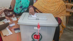 স্বতন্ত্র প্রার্থীদের ক্ষেত্রে স্বাক্ষর বৈষম্যমূলক