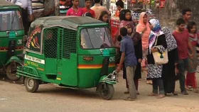 বাড়তি টাকা না দিলে ছিনিয়ে নেন চাবি