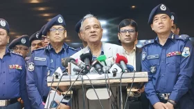 বিদেশে পলাতক আসামিদের গ্রেপ্তারে চেষ্টা চলছে: স্বরাষ্ট্র উপদেষ্টা