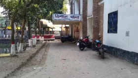 ত্রিশালে গ্যারেজ মালিককে বেঁধে দুইটি সিএনজি ছিনতাই  