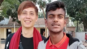 বন্ধুর টানে পার্বতীপুরে তাইওয়ানের লুইস 