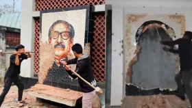 কুলাউড়ায় গুঁড়িয়ে দেওয়া হলো বঙ্গবন্ধুর ম্যুরাল
