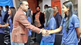 বাফুফে সভাপতির হস্তক্ষেপেও মত বদলাননি নারী ফুটবলাররা