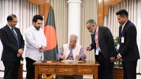 গণঅভ্যুত্থানে নারীদের অংশগ্রহণকে চিত্রায়িত ডাকটিকিট অবমুক্ত