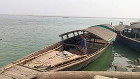 আবারও ব্রহ্মপুত্রে নৌ ডাকাতি, কয়েক লাখ টাকা লুটের অভিযোগ