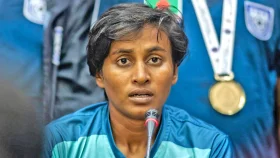 সাবিনাদের বাদ দিয়ে ৩৬ ফুটবলারের সঙ্গে বাফুফের চুক্তি!