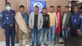 আড়াইহাজারে বিএনপি ও যুবলীগ নেতাসহ আটক ১৩