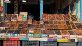 খেজুরের দাম পাইকারিতে কমলেও খুচরায় কমেনি