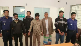 আশুলিয়ায় স্বেচ্ছাসেবক লীগ নেতাসহ পাঁচজন গ্রেপ্তার