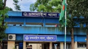 ফিল্মি স্টাইলে ব্যবসায়ীকে ছুরিকাঘাত করে লাখ টাকা ছিনতাই