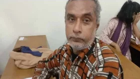 স্বপ্ন পূরণে ৫০ বছর বয়সে জবির ভর্তি পরীক্ষায় তপু
