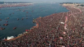 কুম্ভমেলায় যাওয়ার পথে বাস চাপায় ১০ জন নিহত