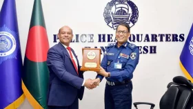 পুলিশ মহাপরিদর্শকের সঙ্গে বেবিচক চেয়ারম্যানের সাক্ষাৎ