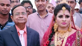 স্ত্রীসহ সাবেক রেলমন্ত্রী মুজিবুল হকের বিরূদ্ধে দুদকের মামলা