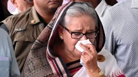 শেখ হাসিনাকে ফেরত পাঠানোর পক্ষে বেশির ভাগ ভারতীয়