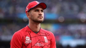 নাইট রাইডার্সে খেলতে নিজ দেশের লিগ ছাড়লেন হেলস