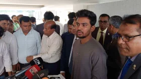 ক্ষমা চাইলে আ. লীগ কর্মীরা নির্বাচনের সুযোগ পেতে পারে: আসিফ