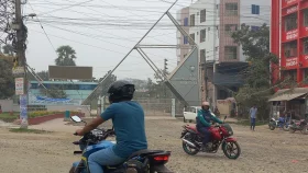 কুয়েটে তালা দিল শিক্ষার্থীরা