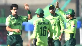 জোড়া সেঞ্চুরিতে নিউজিল্যান্ড ৩২০, পাকিস্তানের ৩ পেসার দিলেন ২১৪ রান