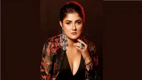 সমাজের চোখ রাঙানিতে কিছু আসে-যায় না: শ্রাবন্তী