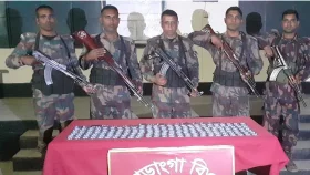 মহেশপুর সীমা&zwnj;ন্তে অনুপ্র&zwnj;বেশের সময় ১৪ বাংলা&zwnj;দেশি আটক