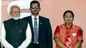 মোদির উপস্থিতিতে মুখ্যমন্ত্রী পদে শপথ রেখার, সঙ্গে শপথ নিলেন ৬ মন্ত্রী